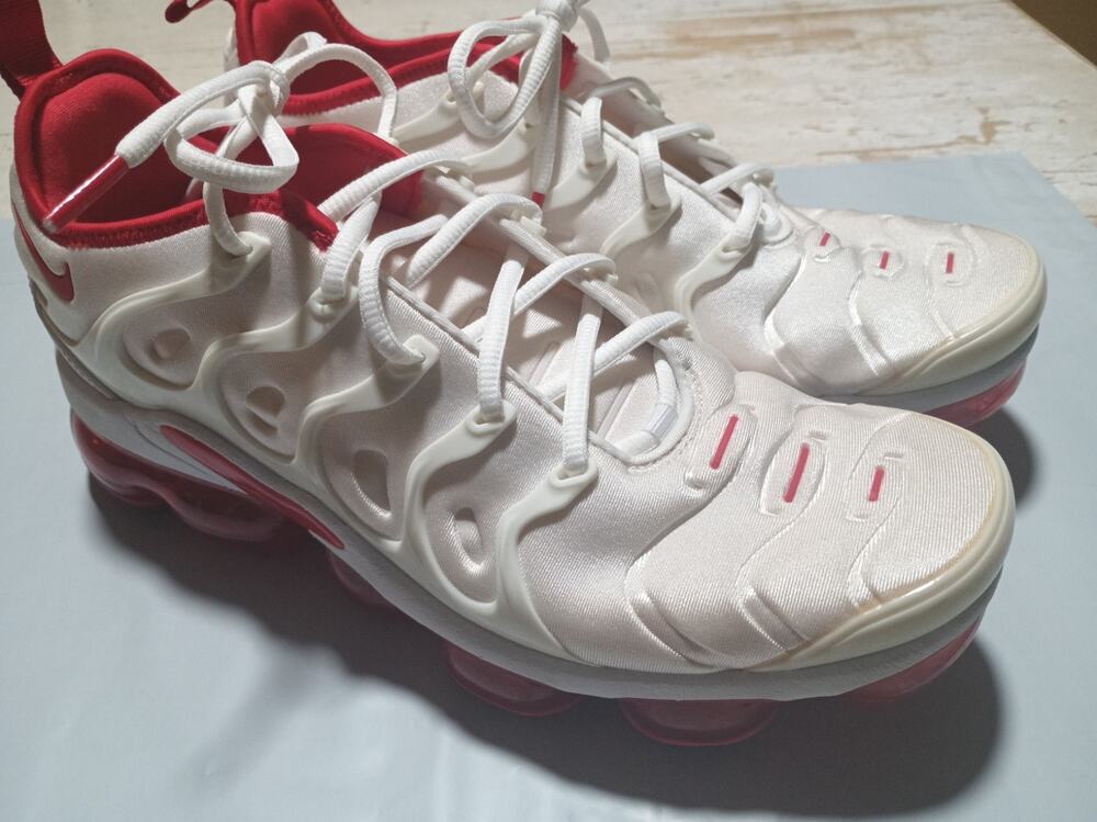 Nike Air Max Vapormax Plus Red And White Us 9 DH0279-100